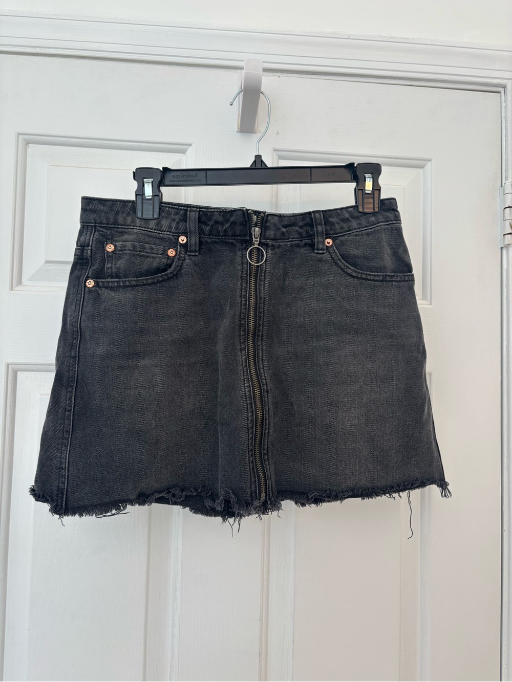 Free People We The Free Black Denim Zip Front Mini Skirt Rocker, Western Size 28